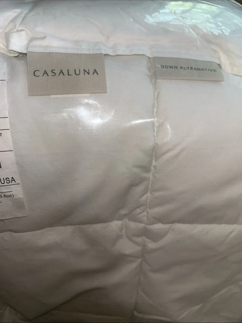 Casaluna F/Q Ultra Weight Premium Down Alternative Comforter